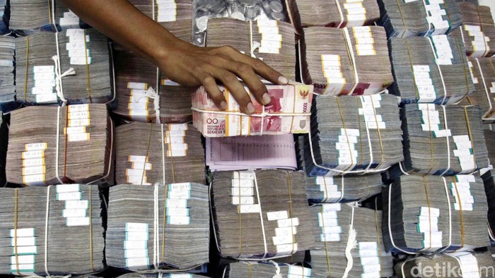 Rp. 4.983 T Investasi buat genjot pertumbuhan ekonomi Rp. 4.983 T Investasi buat genjot pertumbuhan ekonomi