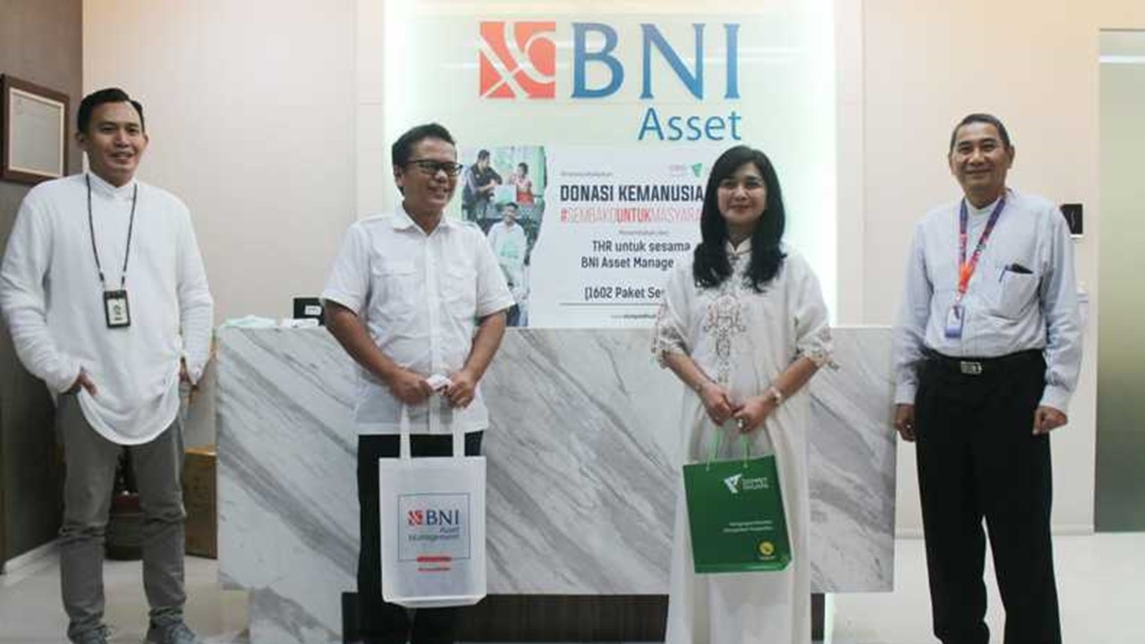BNI Asset Management Salurkan 1602 Paket Sembako BNI Asset Management Salurkan 1602 Paket Sembako