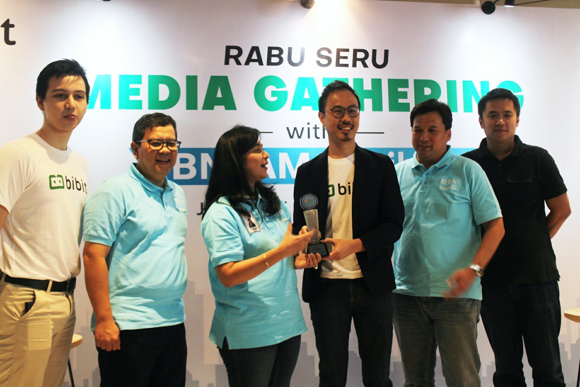 BNI Asset Management Beri Penghargaan ke Bibit.id BNI Asset Management Beri Penghargaan ke Bibit.id