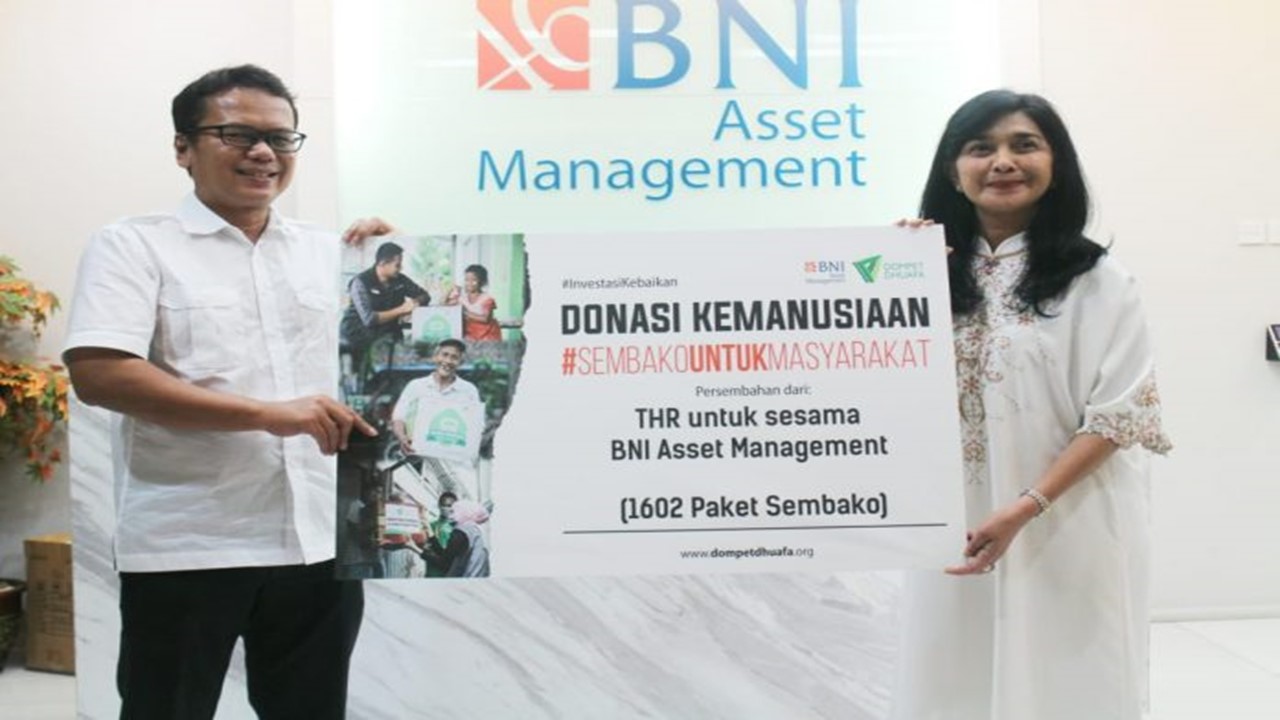 BNI Asset Management Distributed 1602 Food Packages to Dompet Dhuafa